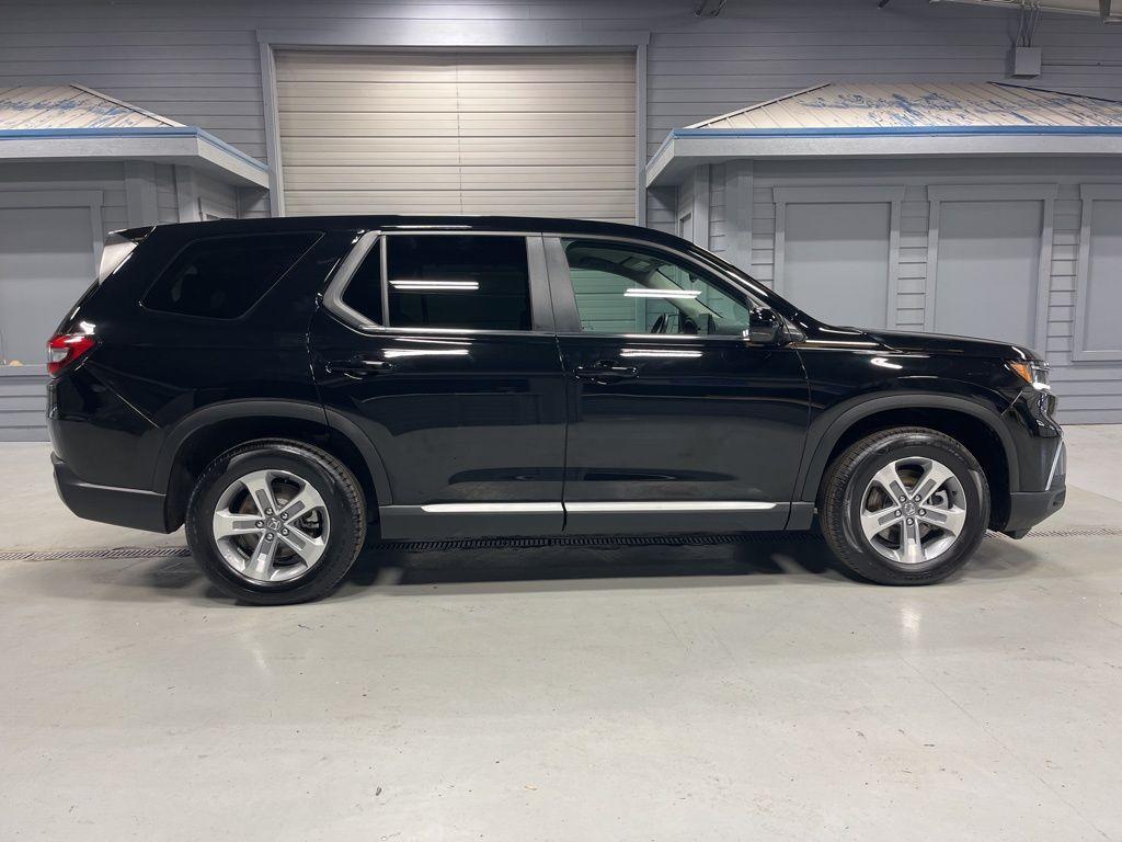 used 2025 Honda Pilot car, priced at $42,999