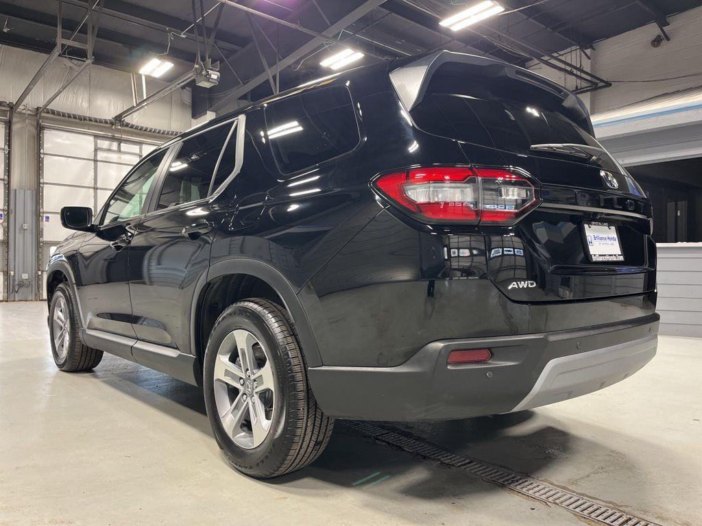 used 2025 Honda Pilot car, priced at $42,999