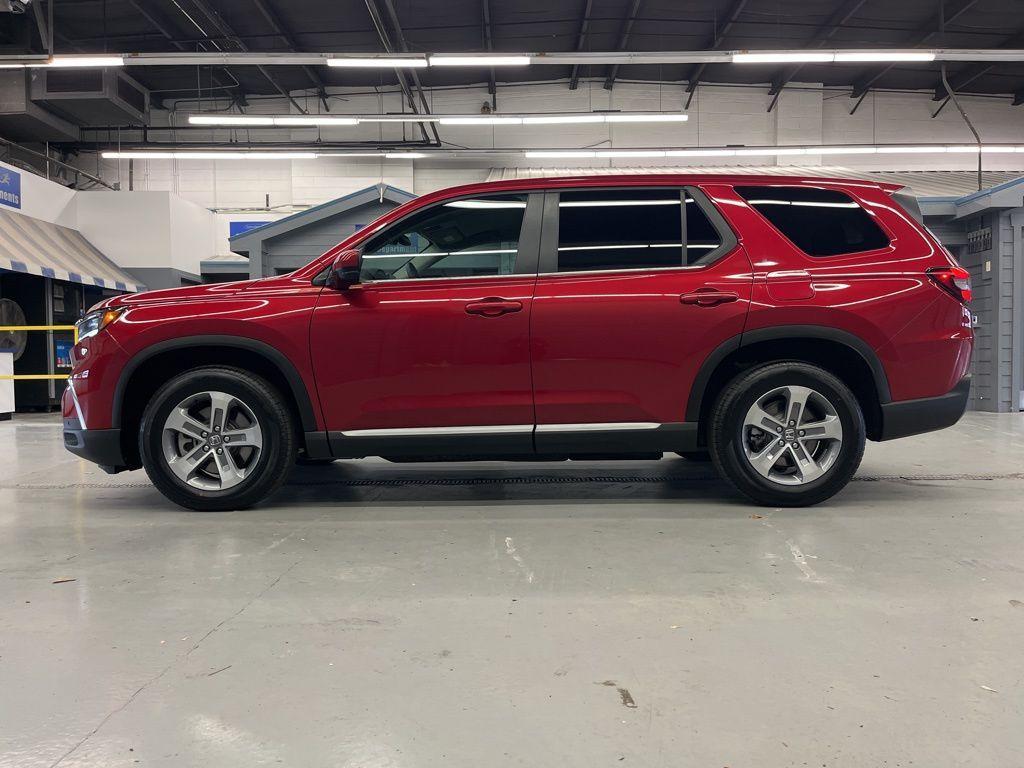 used 2025 Honda Pilot car, priced at $42,999