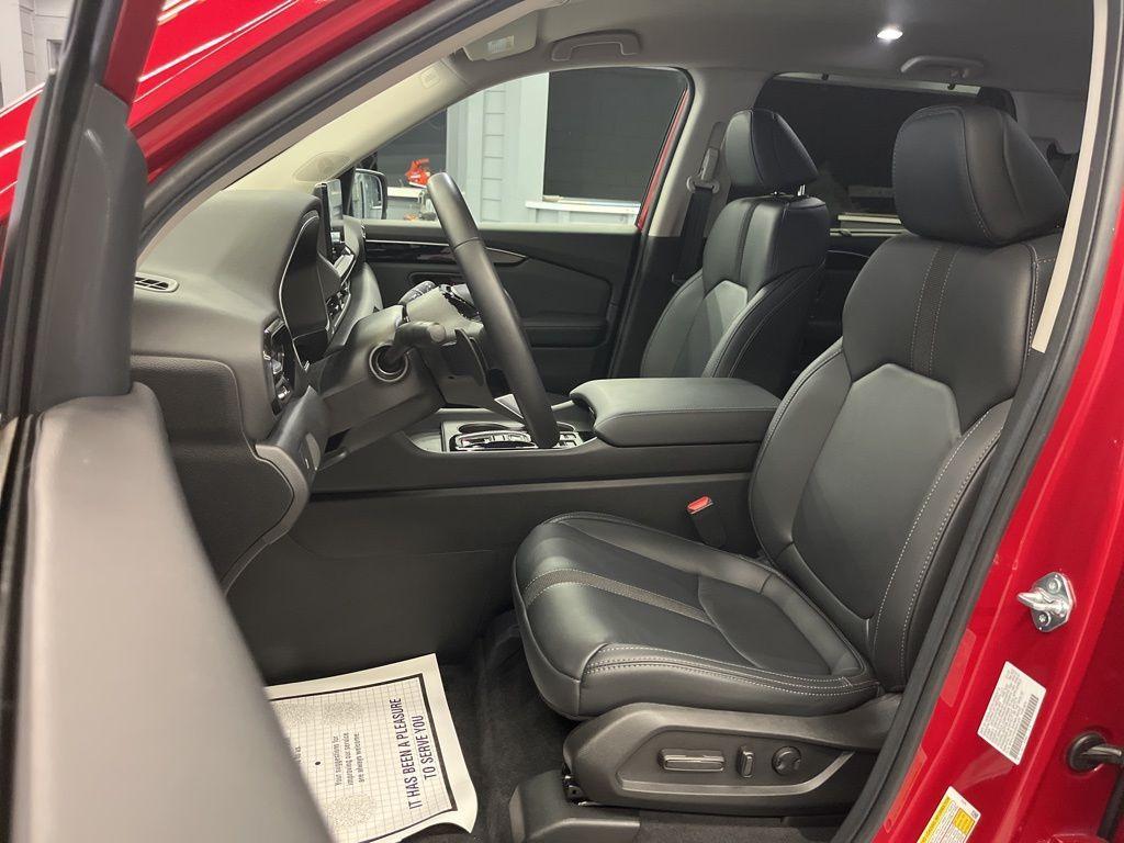 used 2025 Honda Pilot car, priced at $42,999