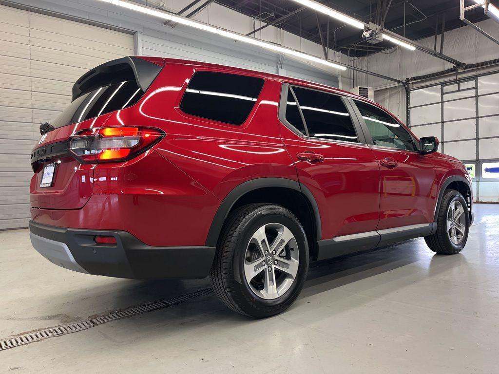 used 2025 Honda Pilot car, priced at $42,999