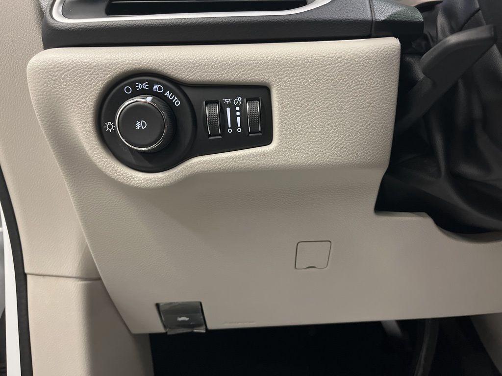 used 2019 Chrysler Pacifica car, priced at $17,999