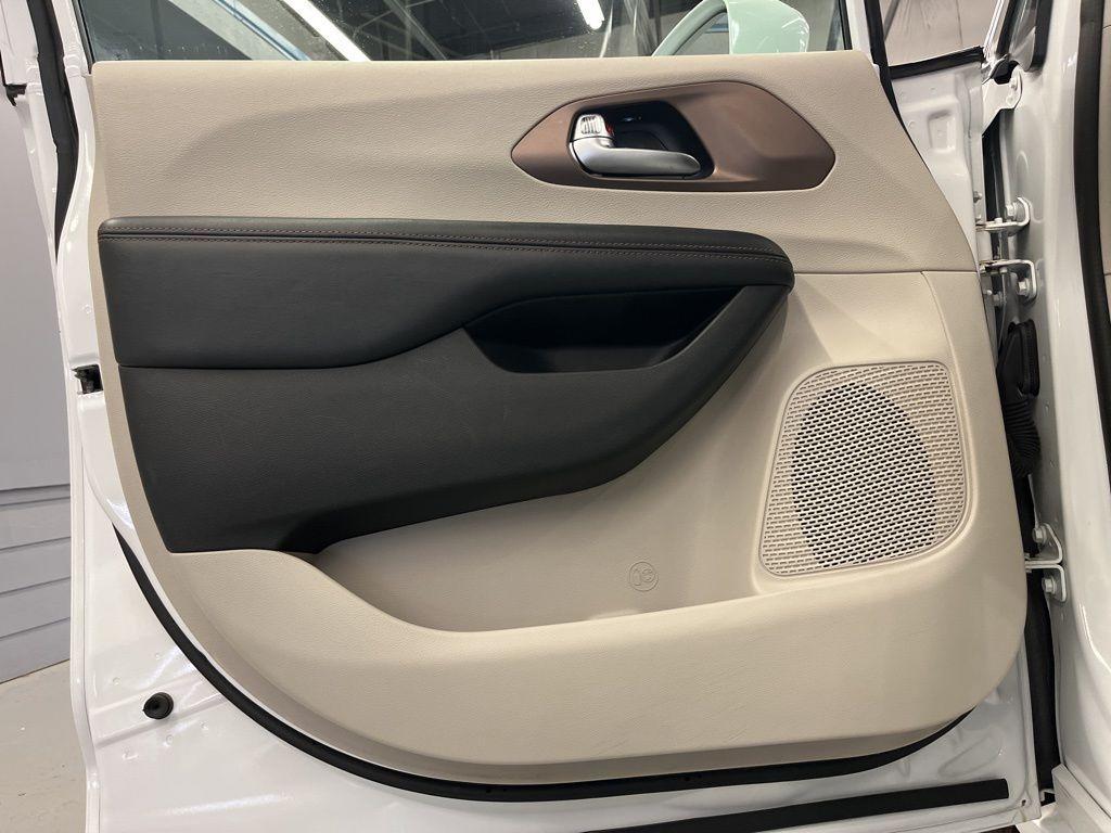 used 2019 Chrysler Pacifica car, priced at $17,999