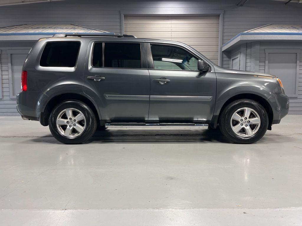 used 2011 Honda Pilot car, priced at $13,999