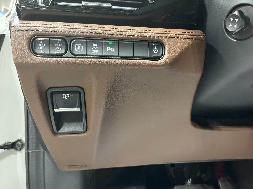 used 2022 Acura MDX car, priced at $39,411