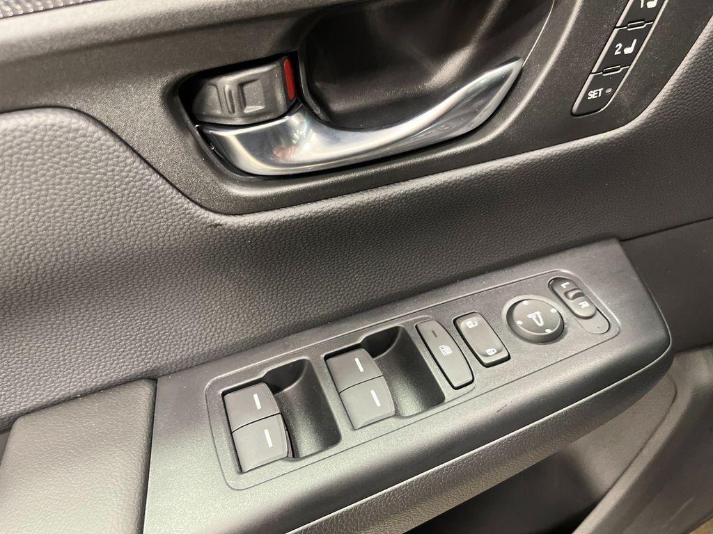 new 2026 Honda CR-V Hybrid car, priced at $41,675