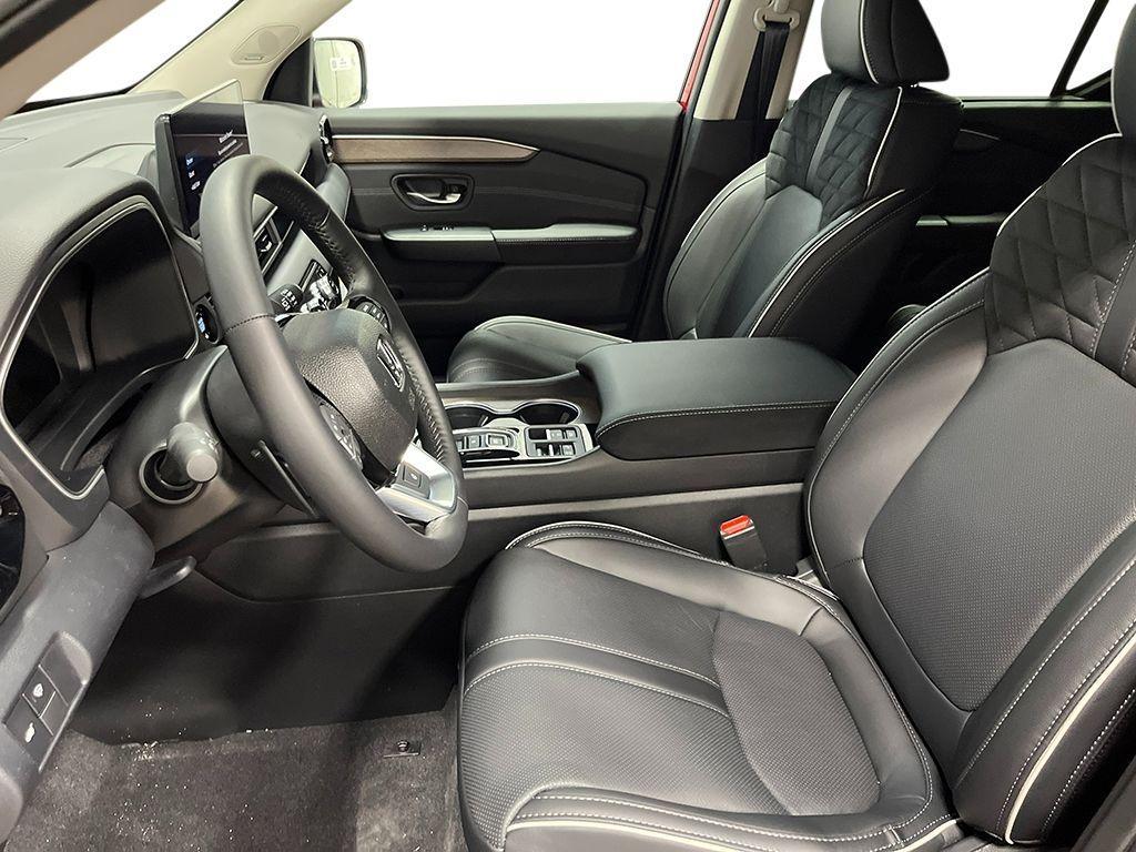new 2026 Honda Pilot car, priced at $55,857