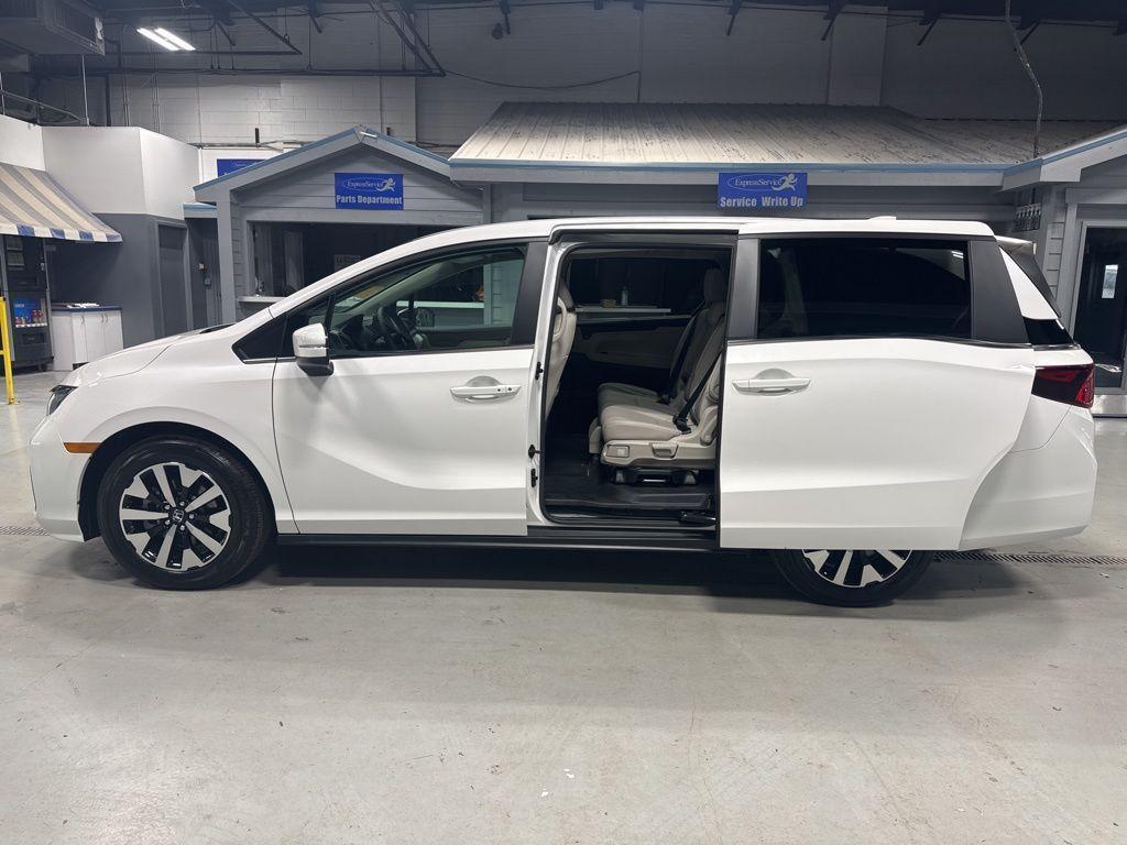 used 2026 Honda Odyssey car, priced at $41,999