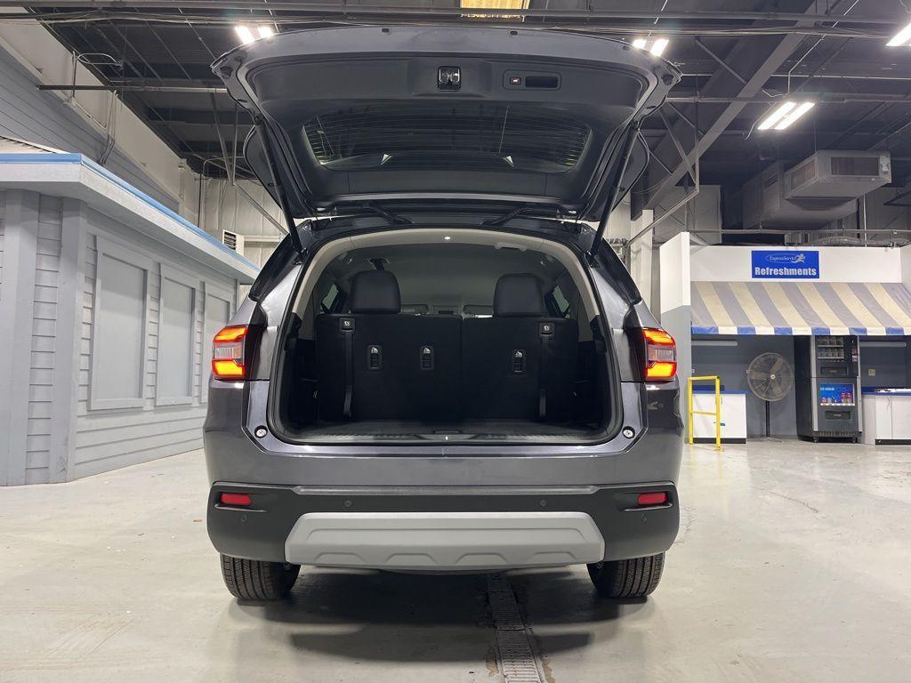 used 2025 Honda Pilot car, priced at $42,999