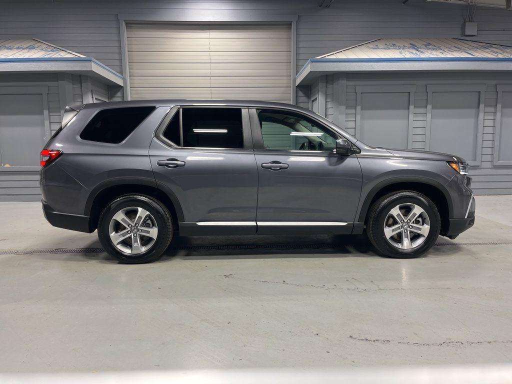 used 2025 Honda Pilot car, priced at $42,999