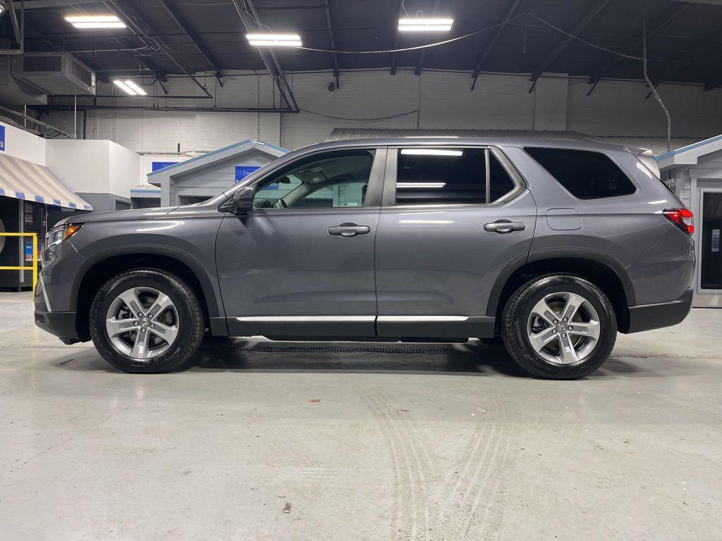 used 2025 Honda Pilot car, priced at $42,999