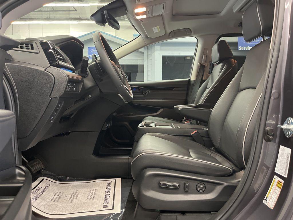 used 2025 Honda Odyssey car, priced at $42,999