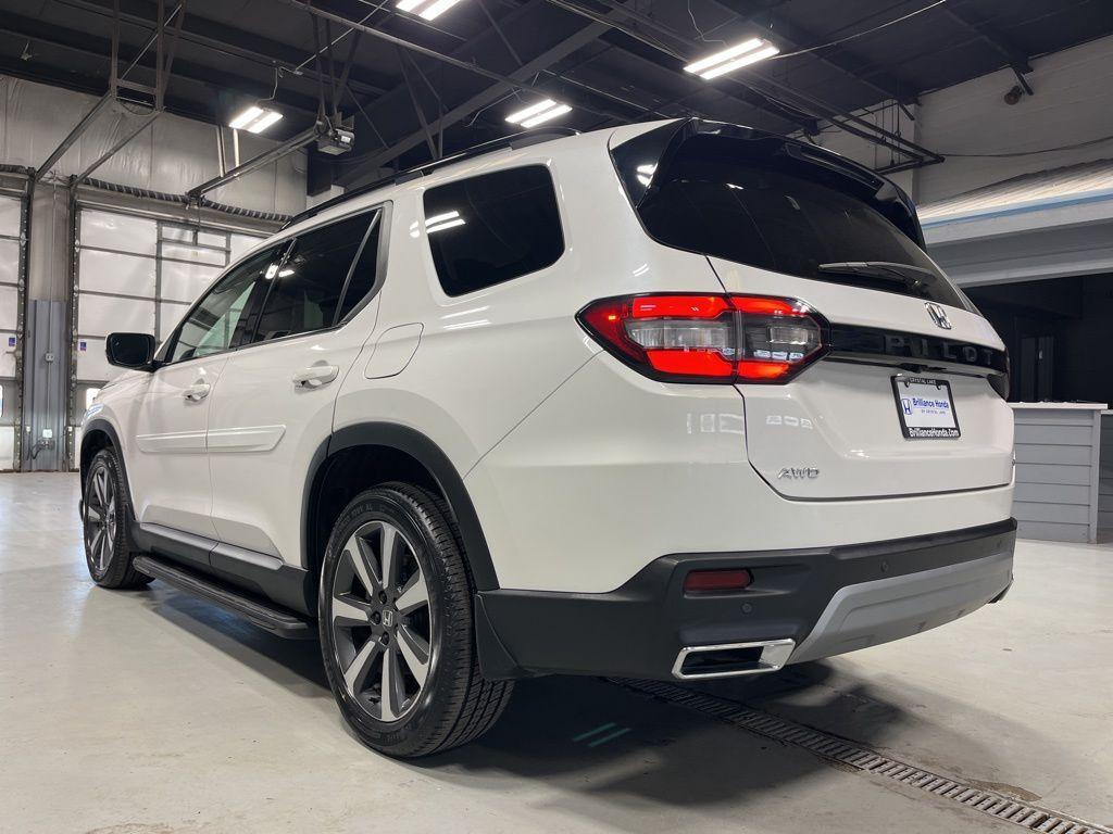 used 2024 Honda Pilot car, priced at $42,999