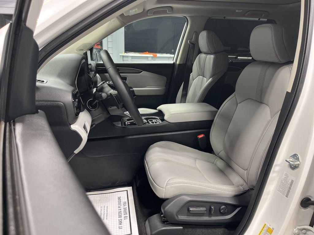used 2024 Honda Pilot car, priced at $42,999