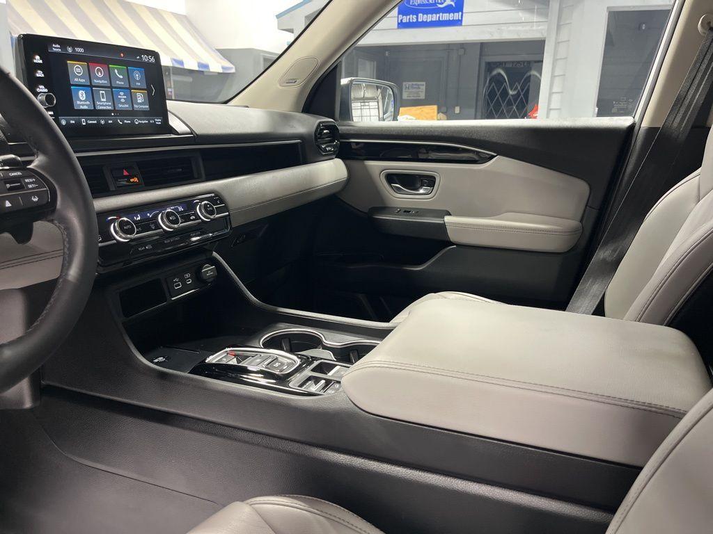 used 2024 Honda Pilot car, priced at $42,999