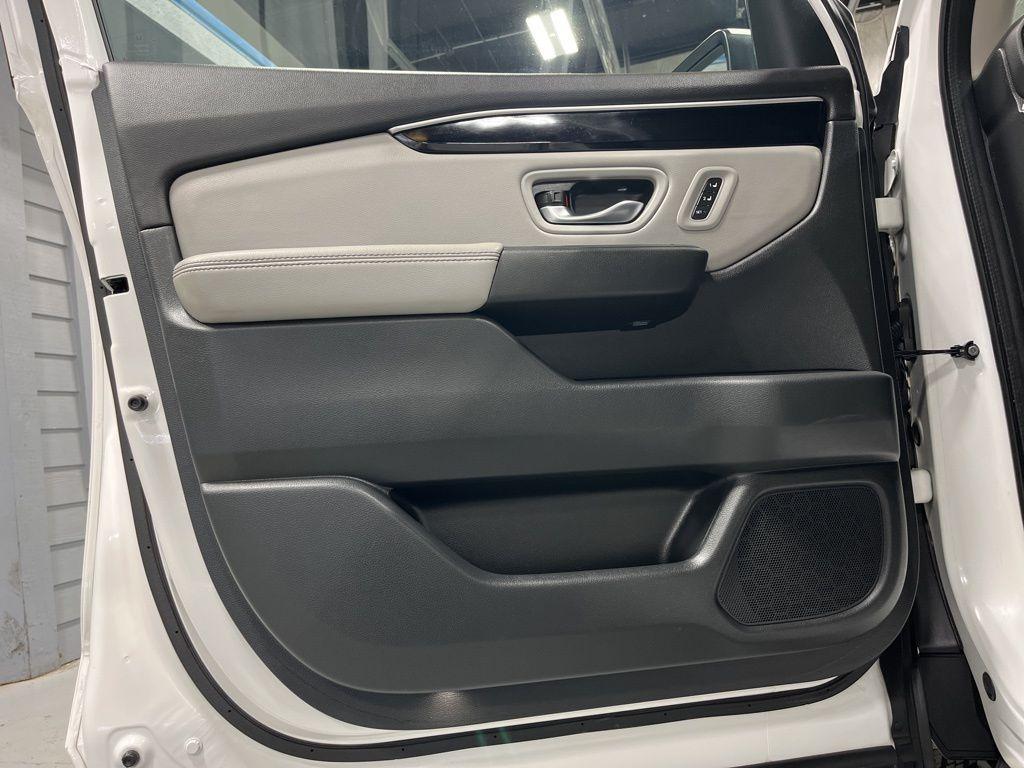 used 2024 Honda Pilot car, priced at $42,999