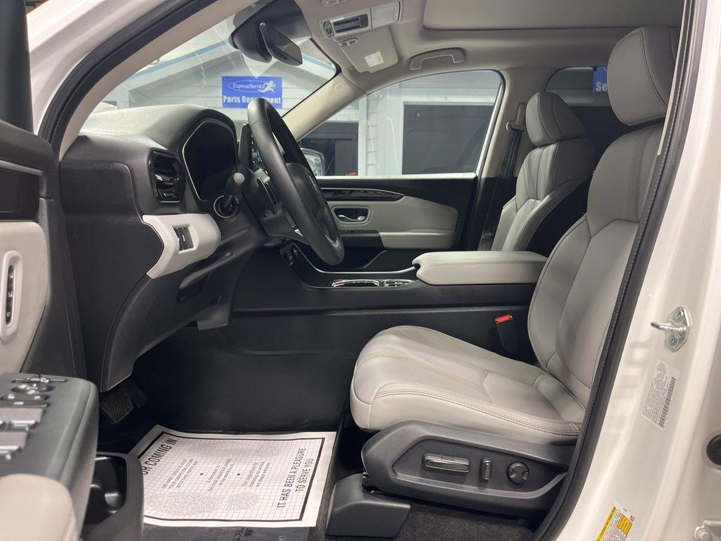 used 2024 Honda Pilot car, priced at $42,999