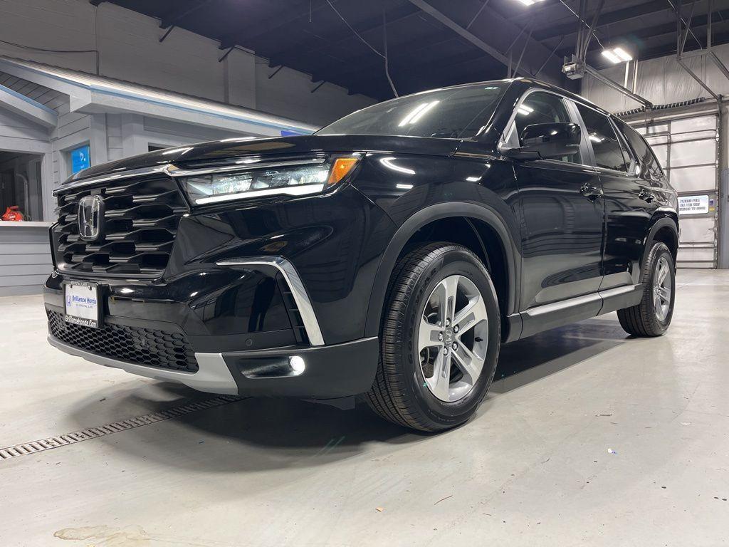 used 2025 Honda Pilot car, priced at $42,999