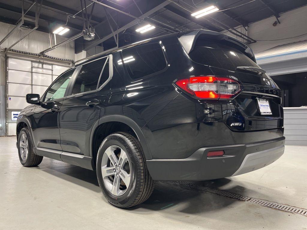used 2025 Honda Pilot car, priced at $42,999