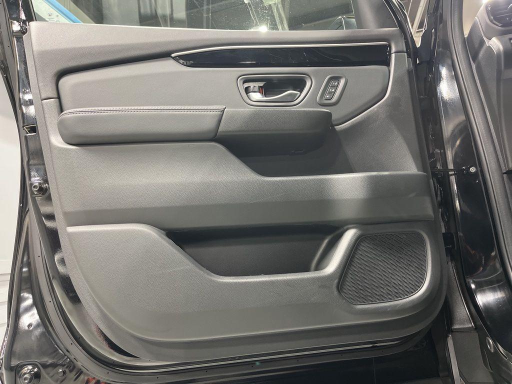 used 2025 Honda Pilot car, priced at $42,999