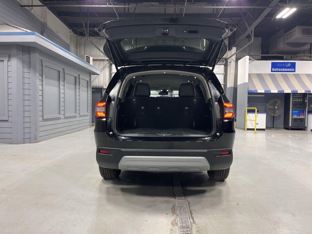 used 2025 Honda Pilot car, priced at $42,999