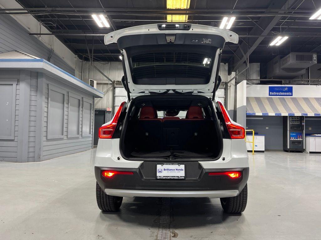 used 2021 Volvo XC40 car, priced at $22,411