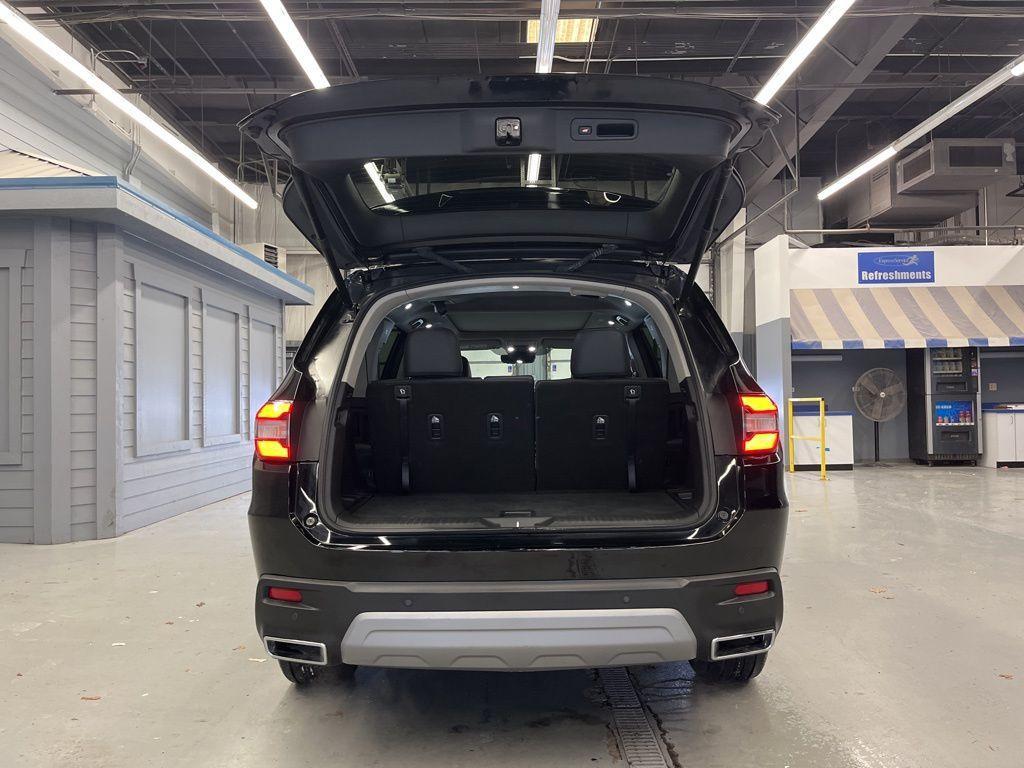 used 2025 Honda Pilot car, priced at $39,999