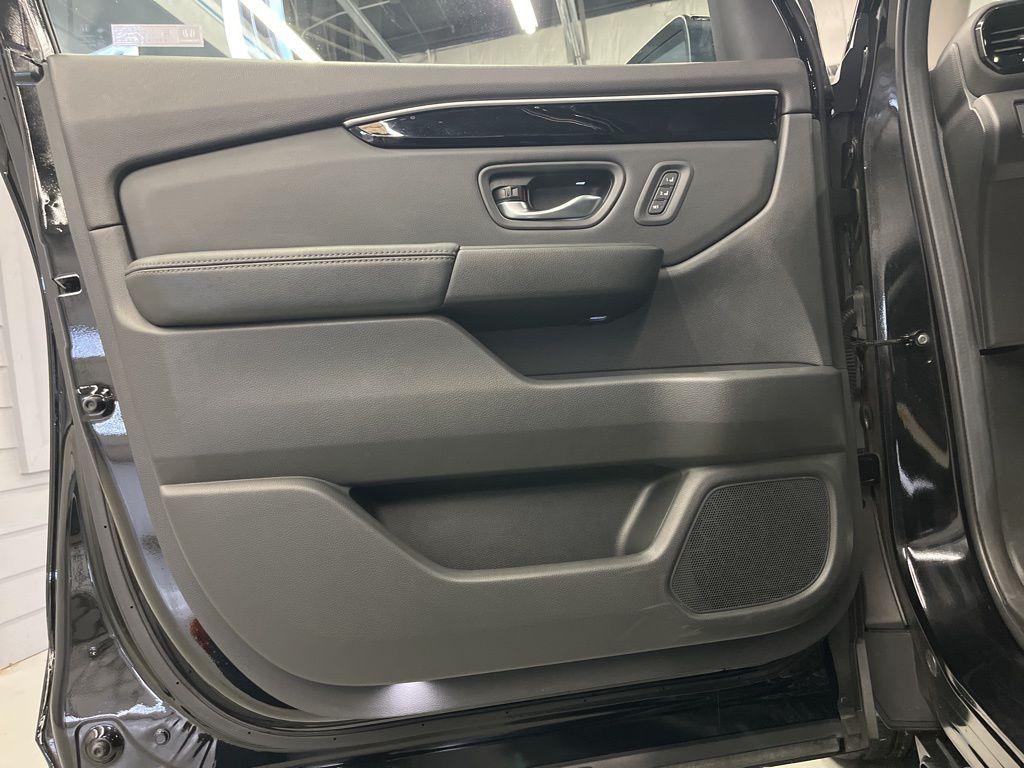 used 2025 Honda Pilot car, priced at $39,999