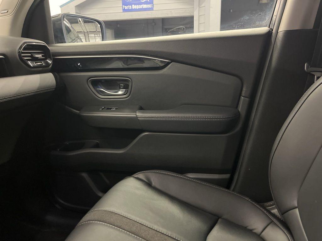 used 2025 Honda Pilot car, priced at $39,999