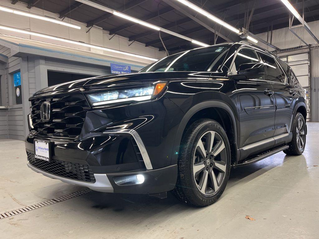 used 2025 Honda Pilot car, priced at $39,999