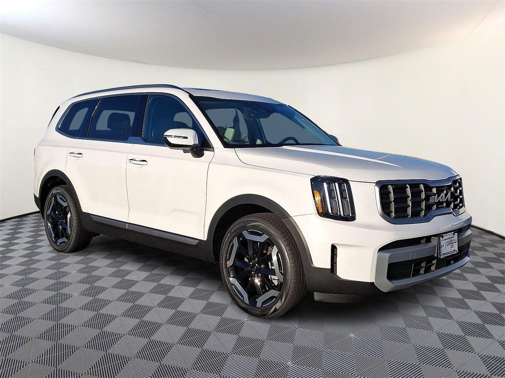 new 2025 Kia Telluride car, priced at $43,820