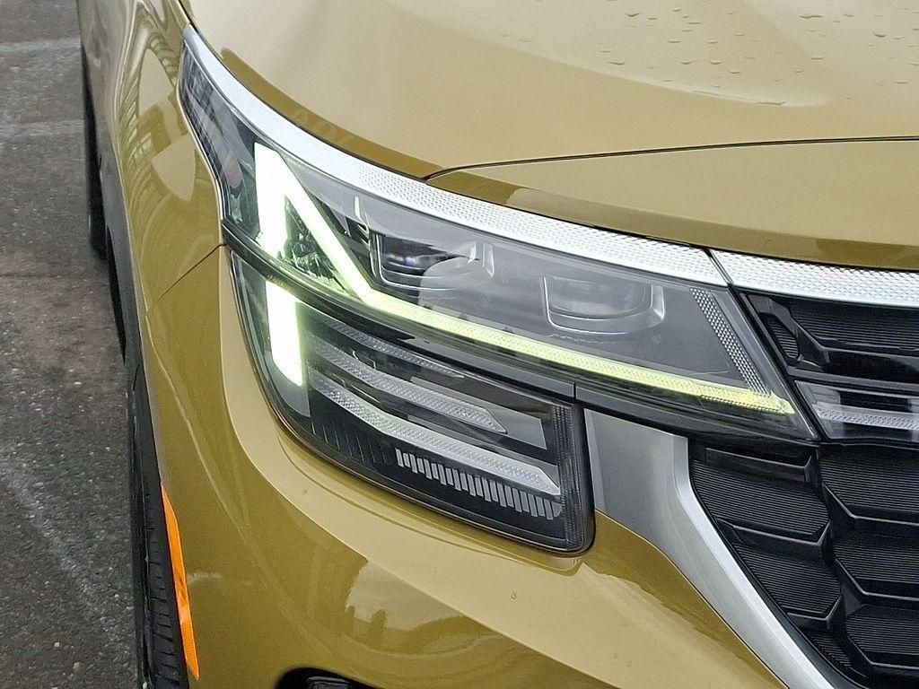 used 2024 Kia Seltos car, priced at $24,901