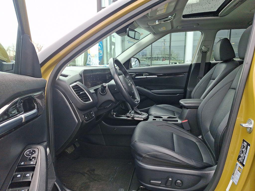 used 2024 Kia Seltos car, priced at $24,901