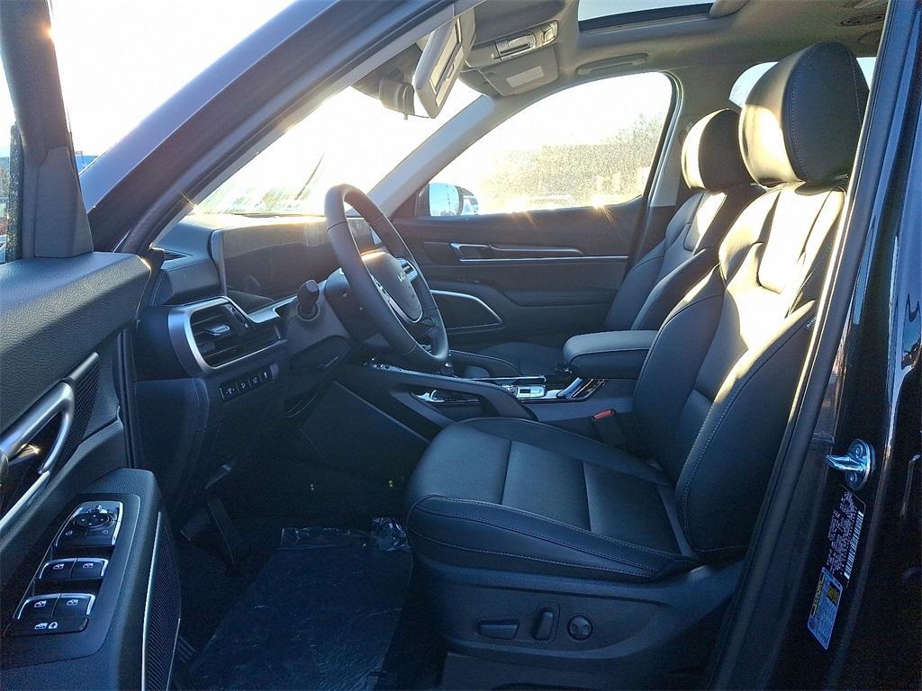 new 2025 Kia Telluride car, priced at $40,885