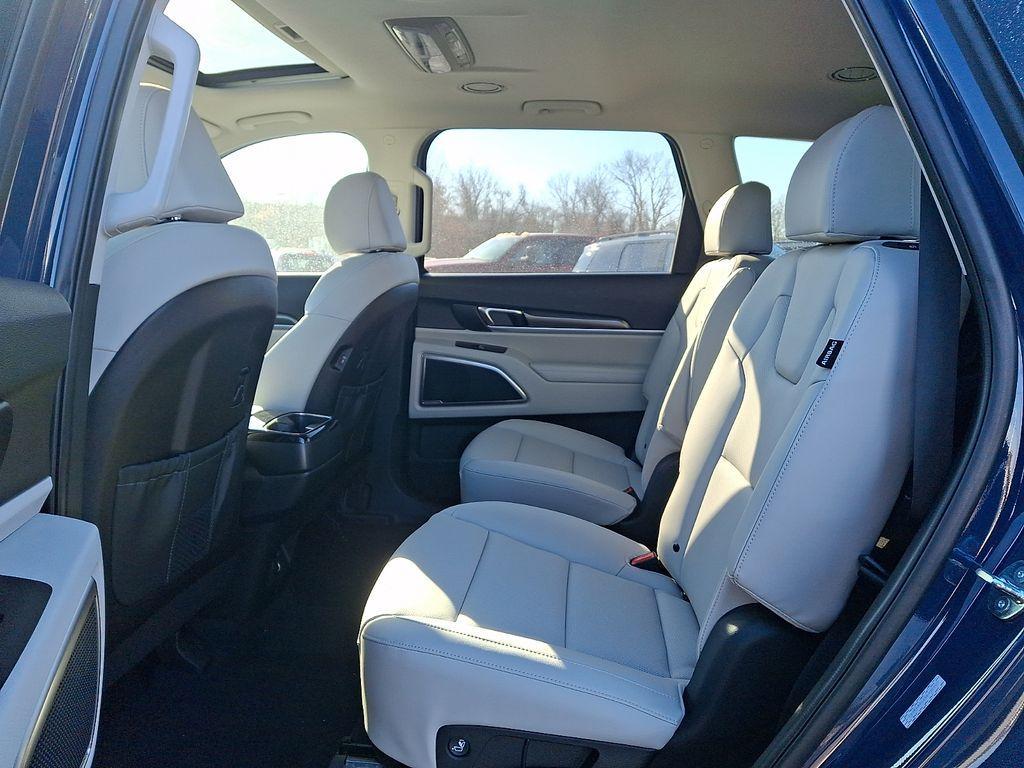 new 2025 Kia Telluride car, priced at $41,380