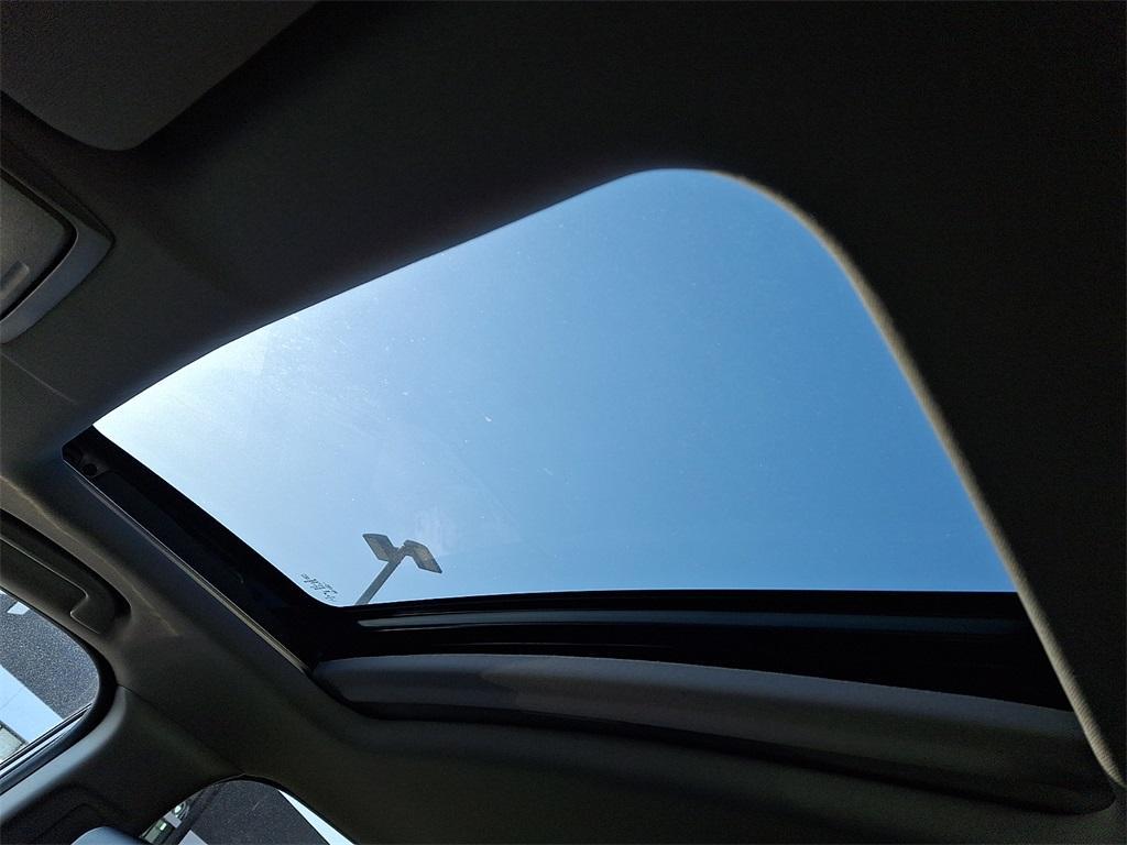 used 2021 Honda CR-V car, priced at $26,301