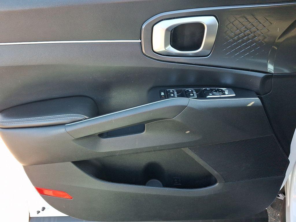 used 2023 Kia Sorento car, priced at $24,801