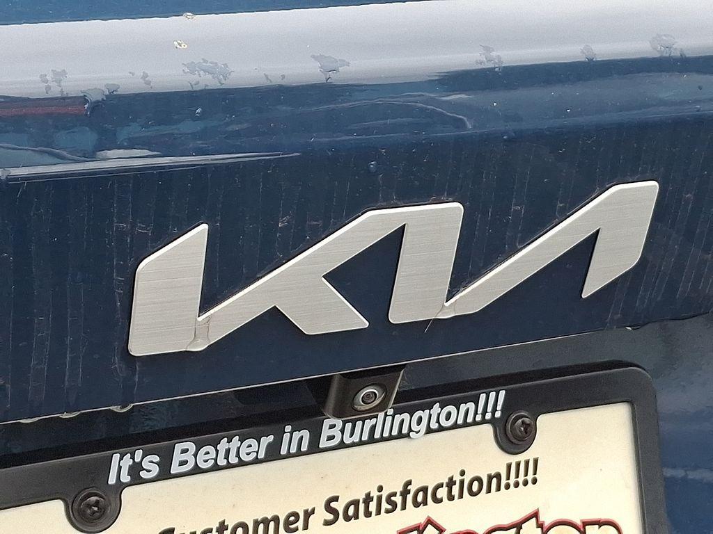 new 2025 Kia Sorento car, priced at $38,045