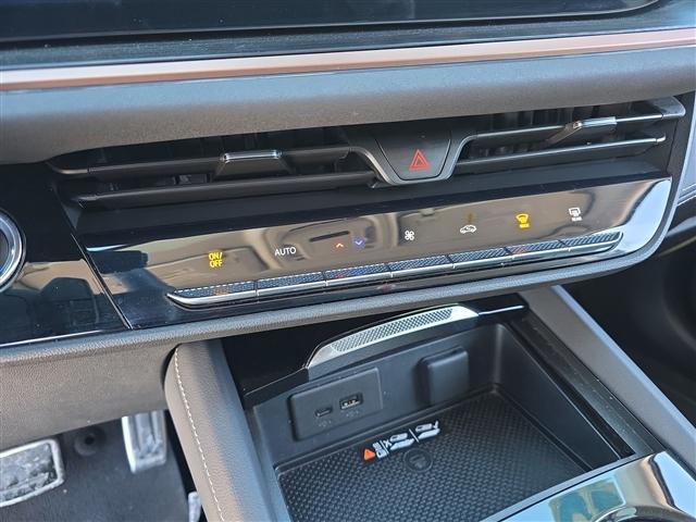 used 2025 Buick Envision car, priced at $27,272