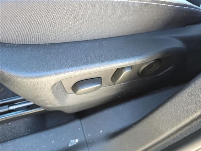 used 2025 Buick Envision car, priced at $27,272