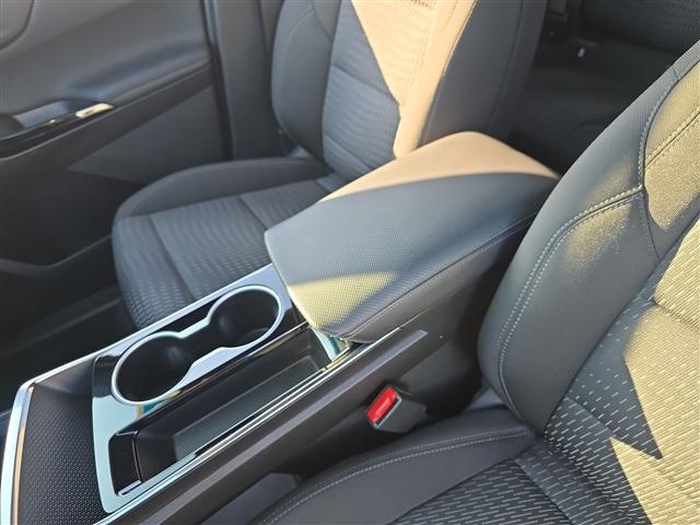 used 2025 Chevrolet Equinox car, priced at $24,989