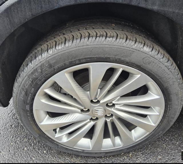 used 2025 Buick Envision car, priced at $39,352