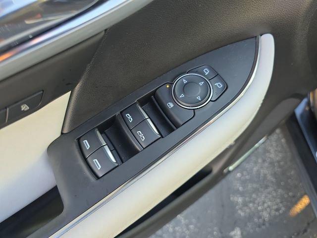 used 2025 Buick Envision car, priced at $39,211