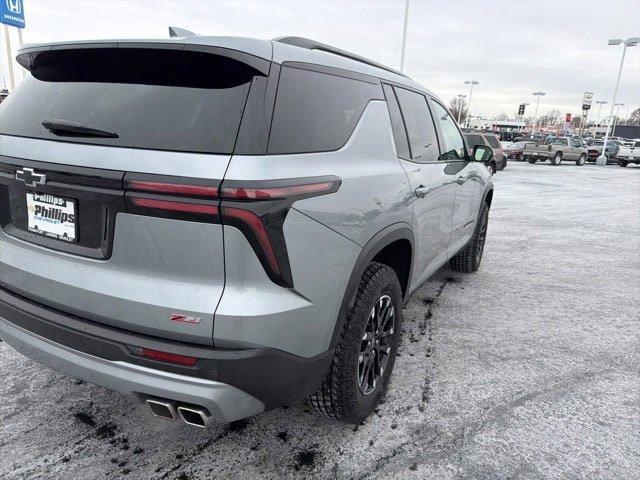 used 2024 Chevrolet Traverse car, priced at $41,490