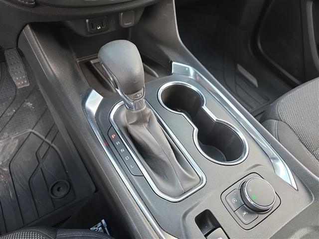 used 2023 Chevrolet Traverse car, priced at $25,200