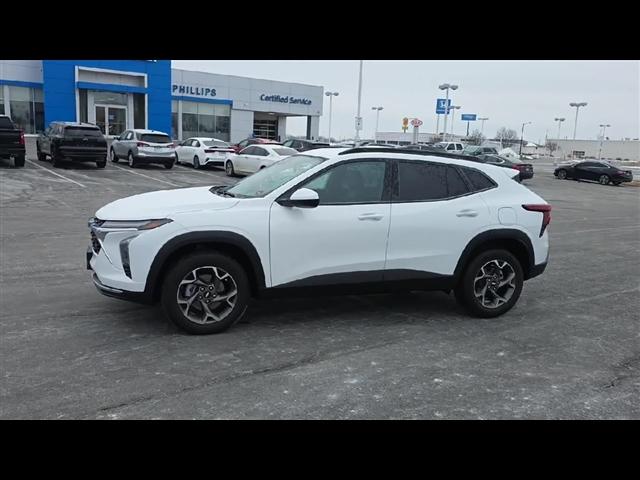 used 2025 Chevrolet Trax car, priced at $20,584