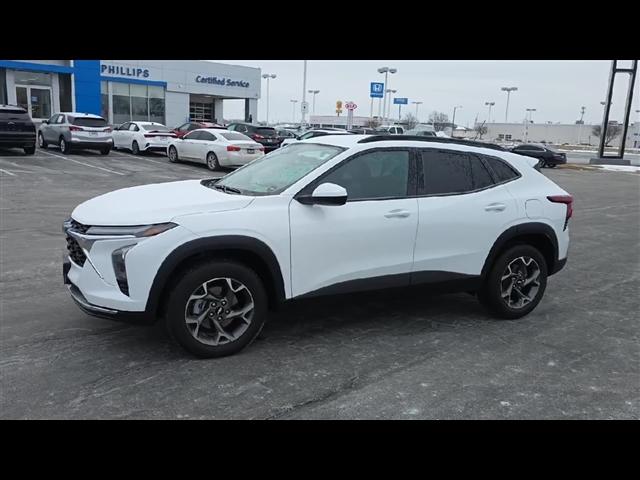 used 2025 Chevrolet Trax car, priced at $20,584