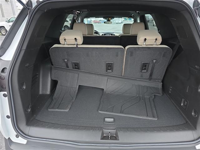 used 2023 Chevrolet Traverse car, priced at $26,999