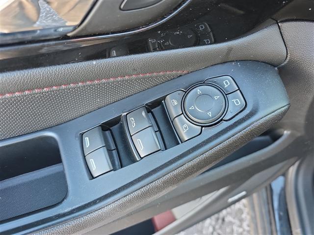 used 2023 Chevrolet Traverse car, priced at $31,220