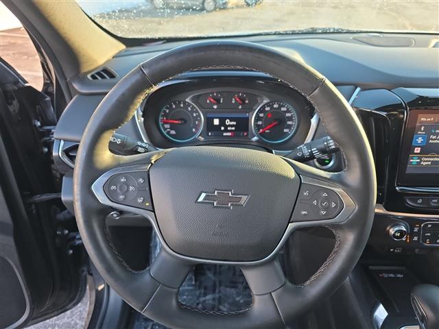 used 2023 Chevrolet Traverse car, priced at $31,220